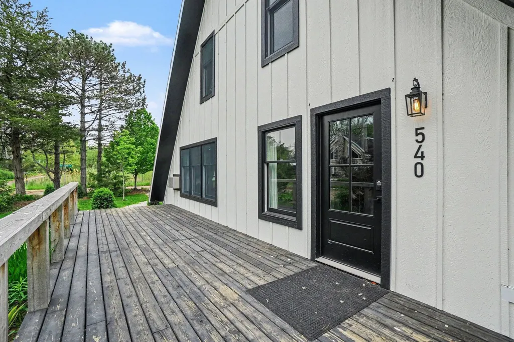 540 East Drive Unknown City MI 49090