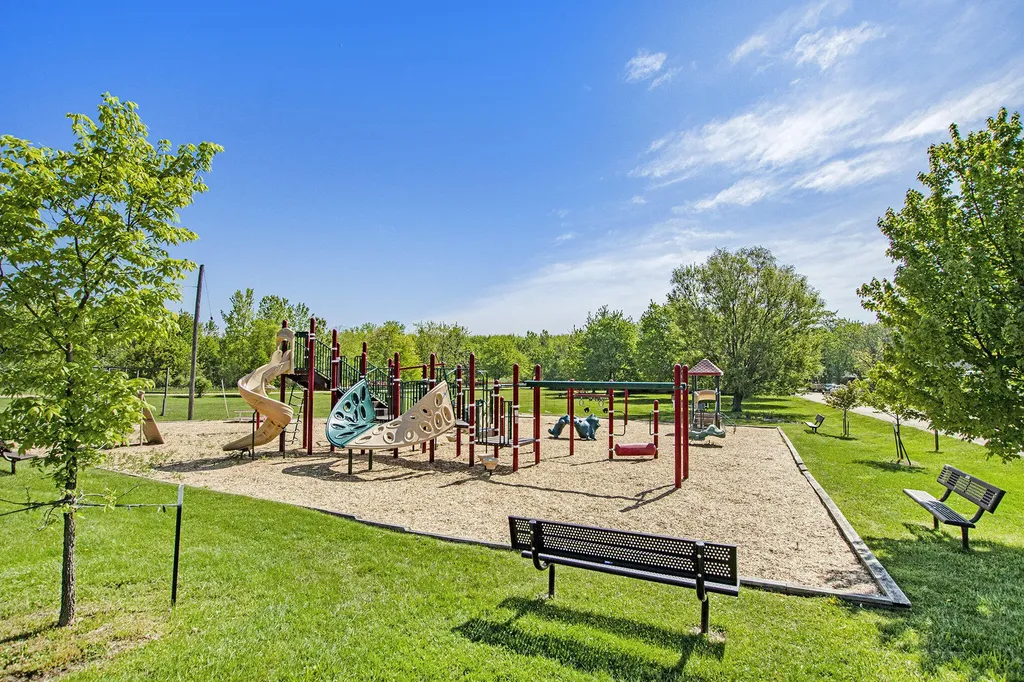 540 East Drive Unknown City MI 49090