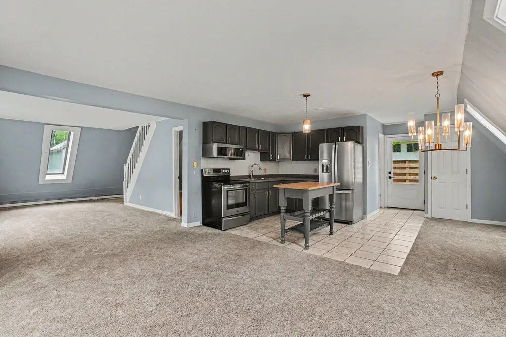 540 East Drive Unknown City MI 49090