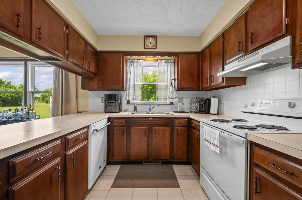 5640 Tilly Road Royalton Township MI 49085