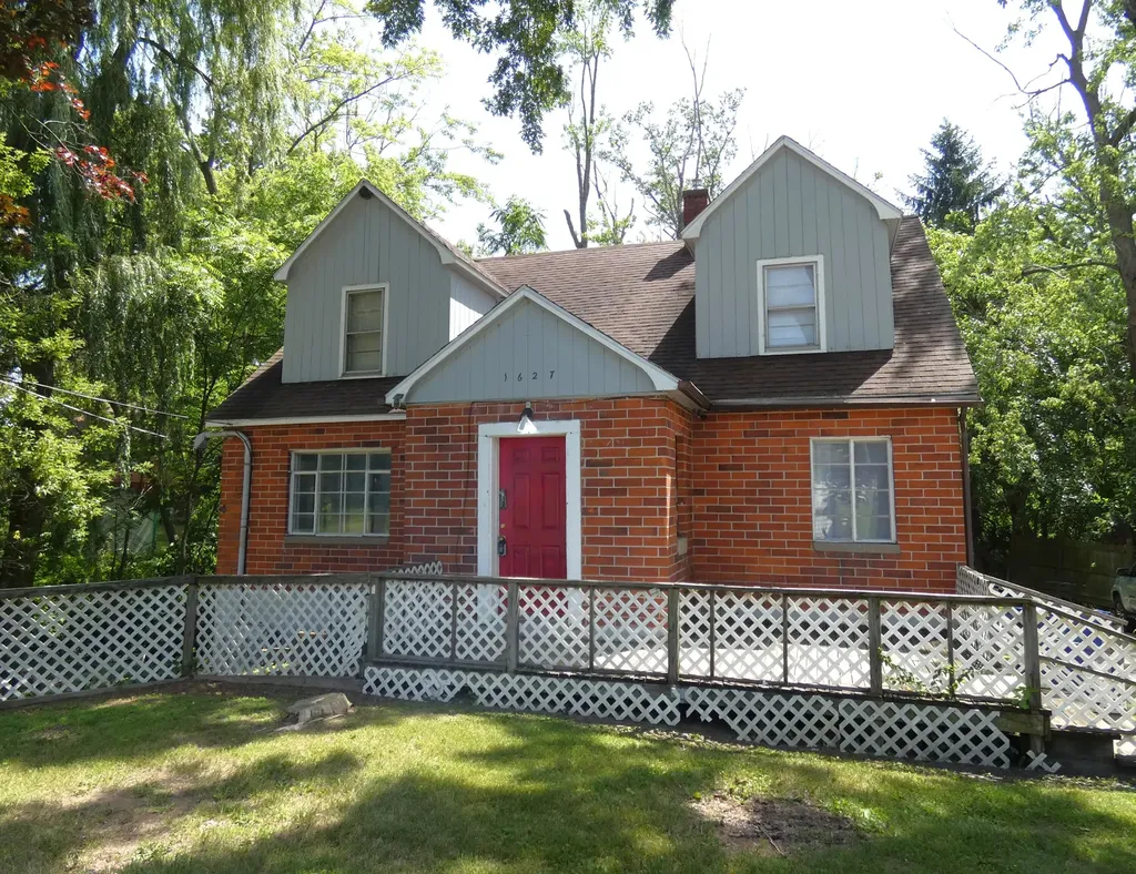 1627 Ogden Avenue Benton Charter Township MI 49022