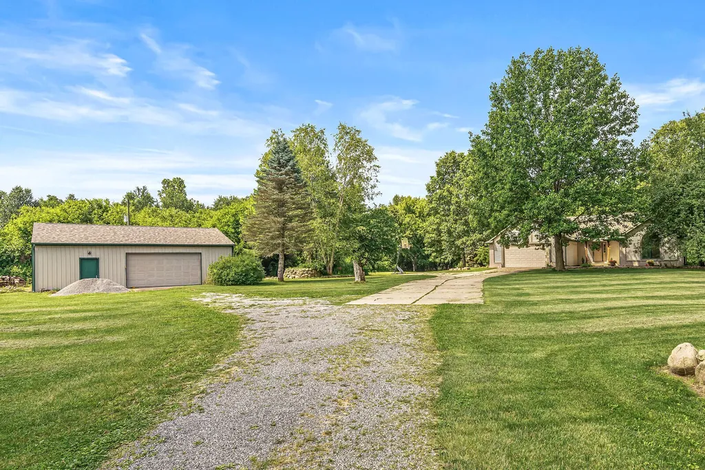 12033 Shavehead Porter Township MI 49061