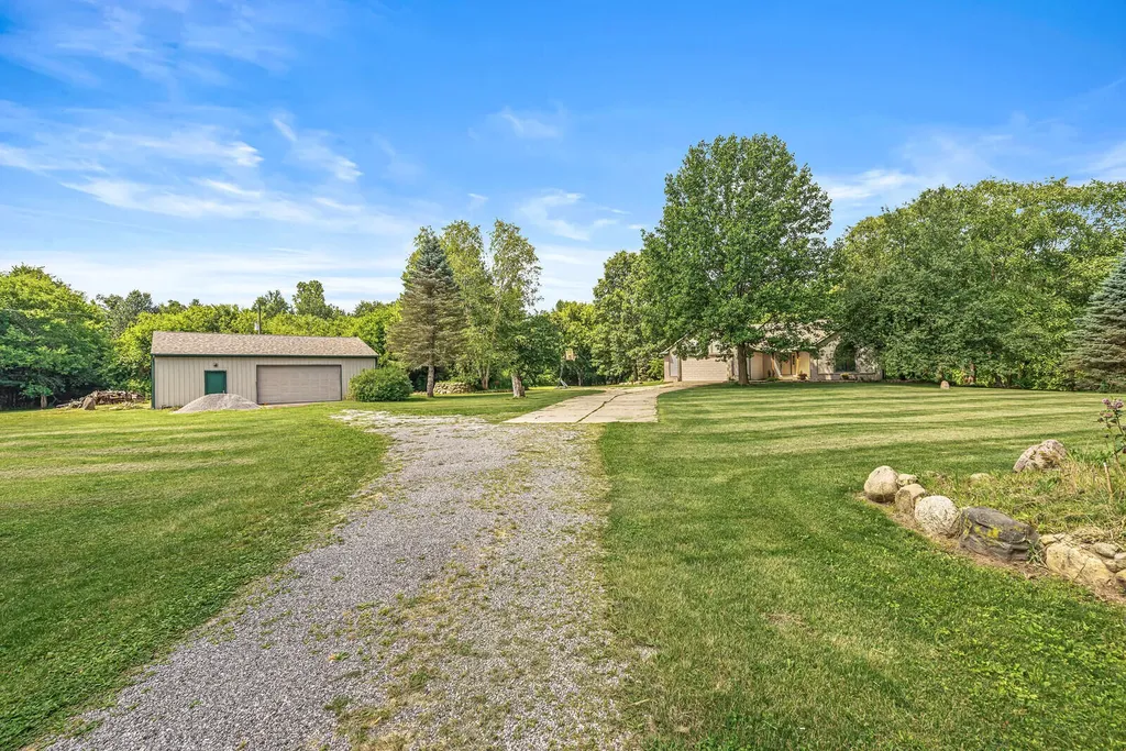 12033 Shavehead Porter Township MI 49061