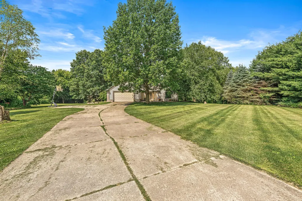 12033 Shavehead Porter Township MI 49061