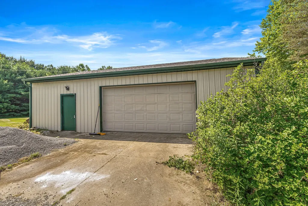 12033 Shavehead Porter Township MI 49061