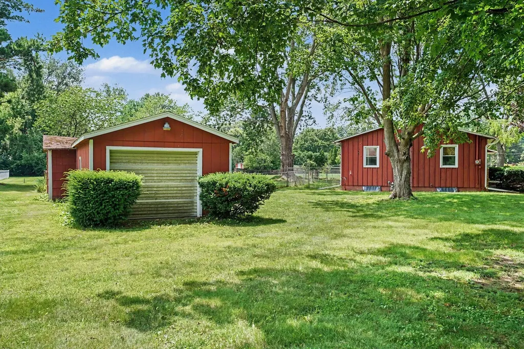 1063 Almaugus Drive Howard Township MI 49120