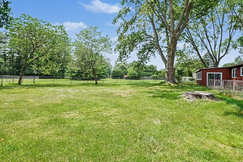 1063 Almaugus Drive Howard Township MI 49120