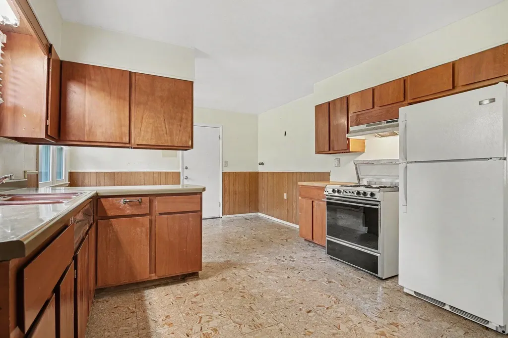 1063 Almaugus Drive Howard Township MI 49120