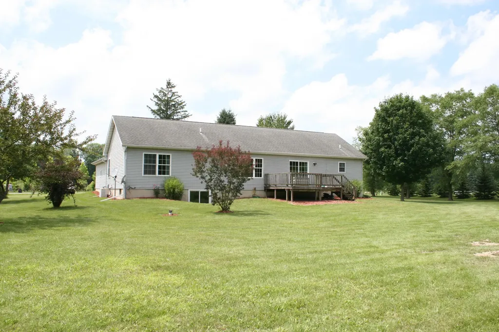 14021 Pardee Road Weesaw Township MI 49107