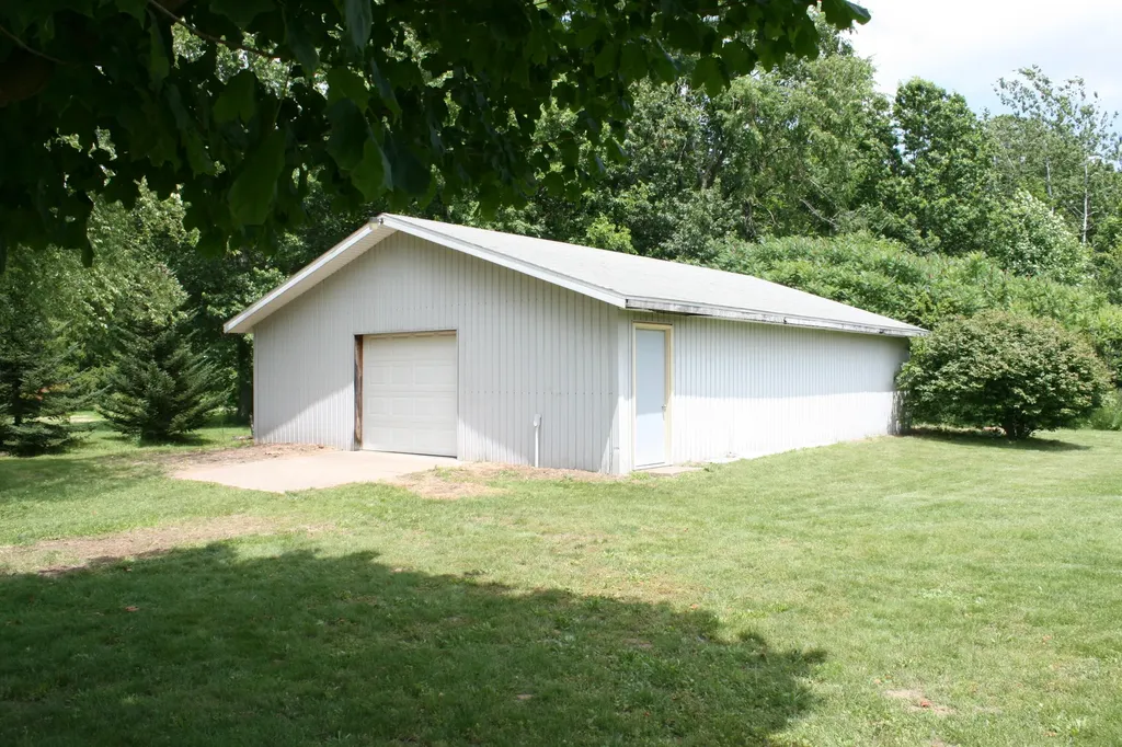 14021 Pardee Road Weesaw Township MI 49107
