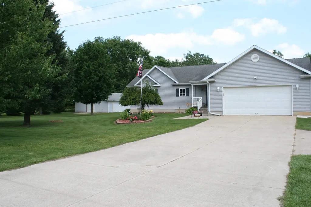 14021 Pardee Road Weesaw Township MI 49107