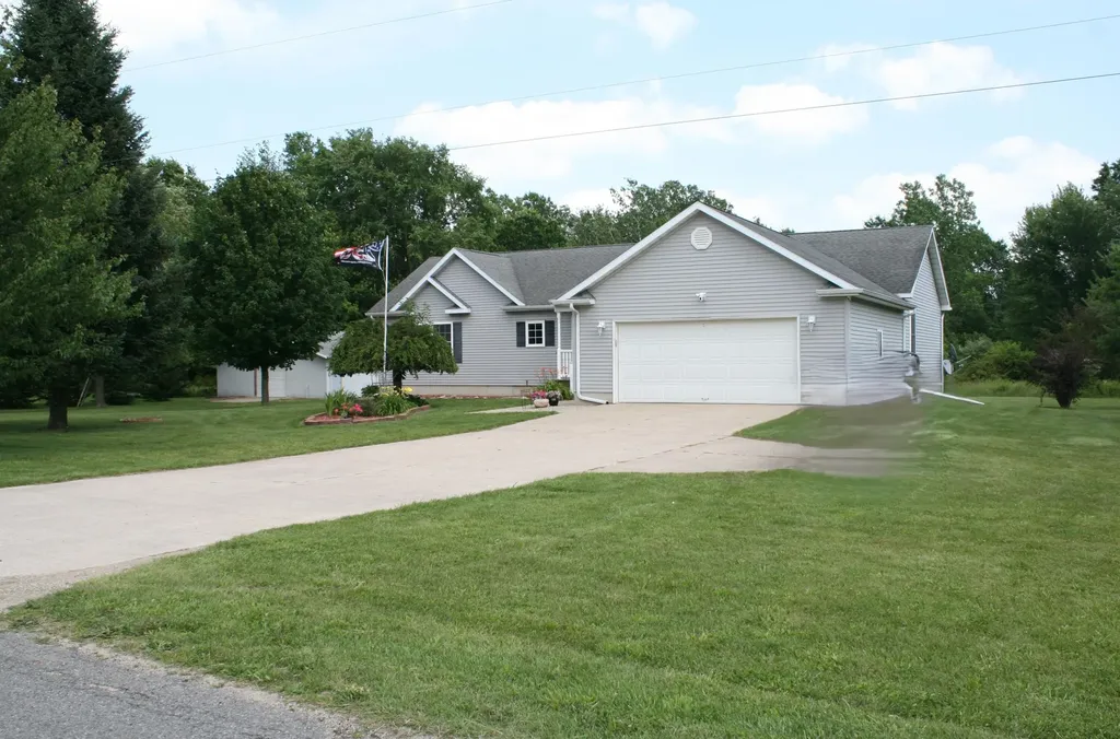 14021 Pardee Road Weesaw Township MI 49107