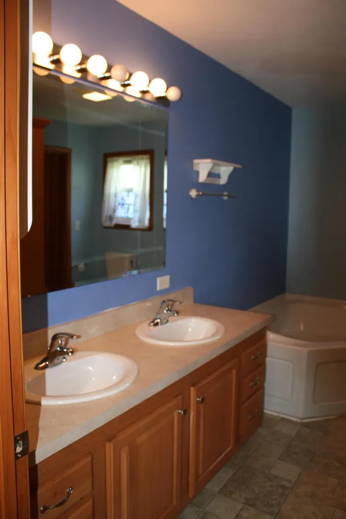 14021 Pardee Road Weesaw Township MI 49107