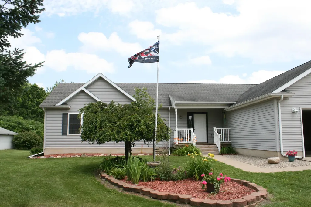14021 Pardee Road Weesaw Township MI 49107