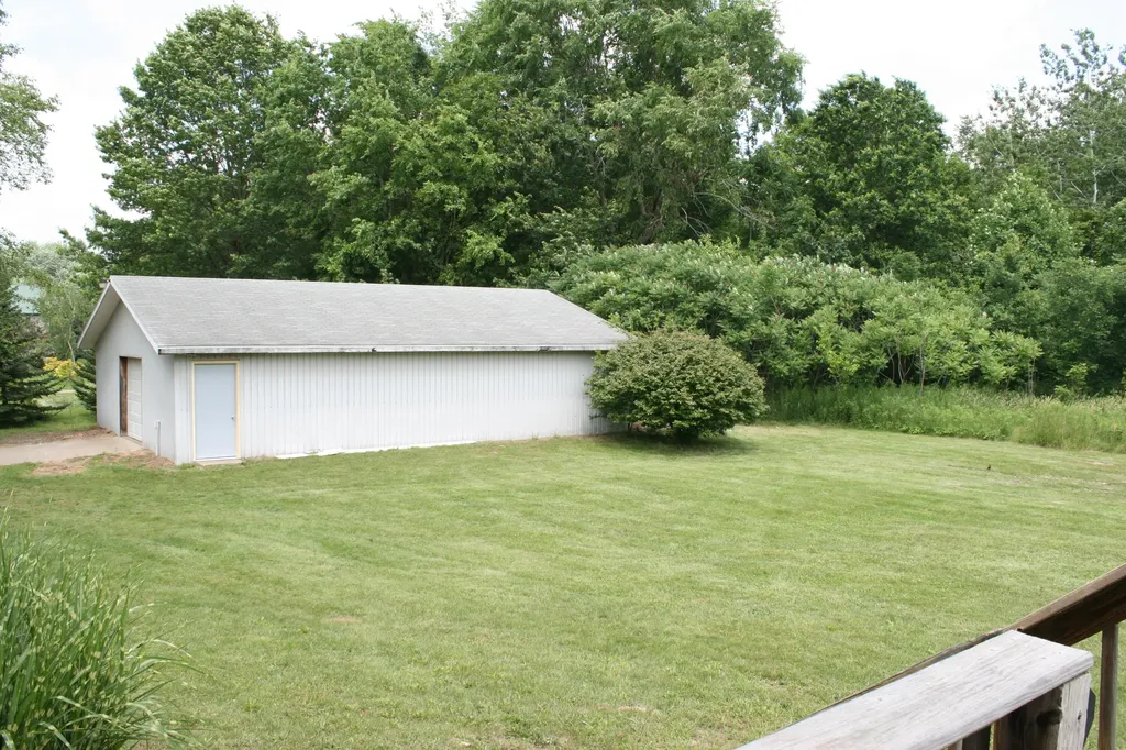 14021 Pardee Road Weesaw Township MI 49107