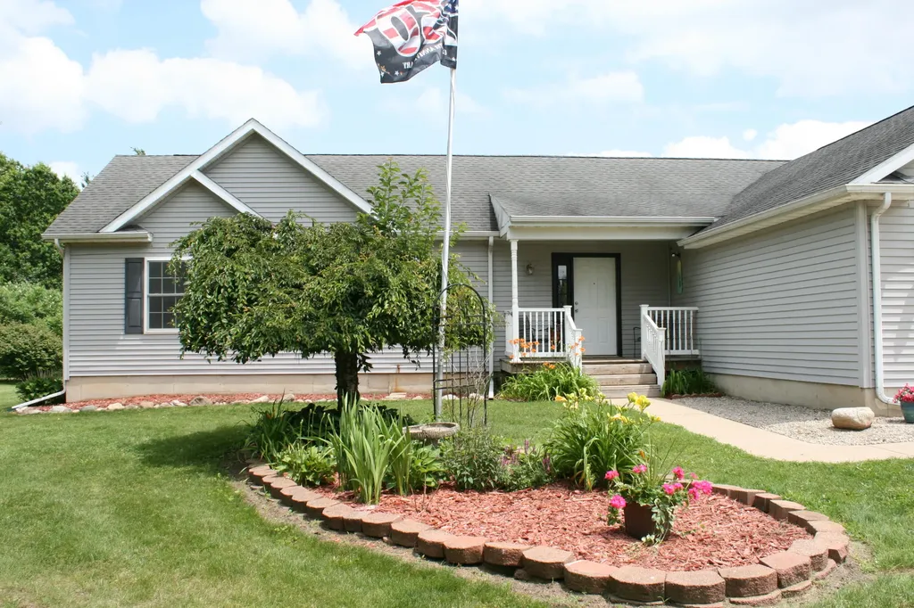 14021 Pardee Road Weesaw Township MI 49107