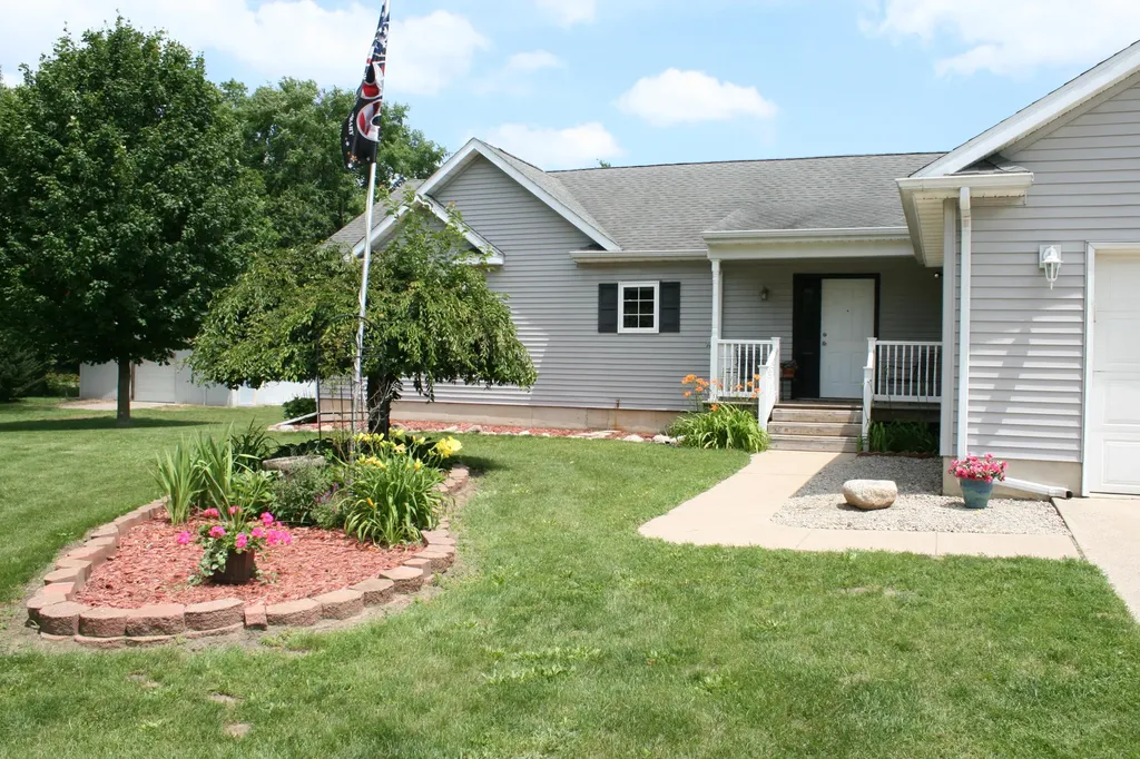 14021 Pardee Road Weesaw Township MI 49107