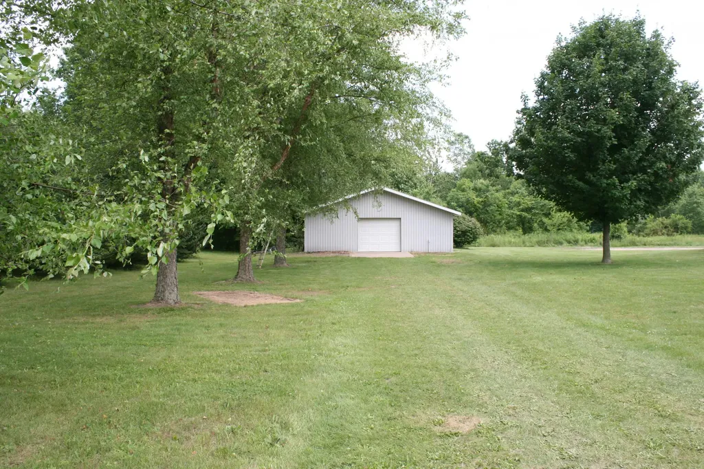 14021 Pardee Road Weesaw Township MI 49107
