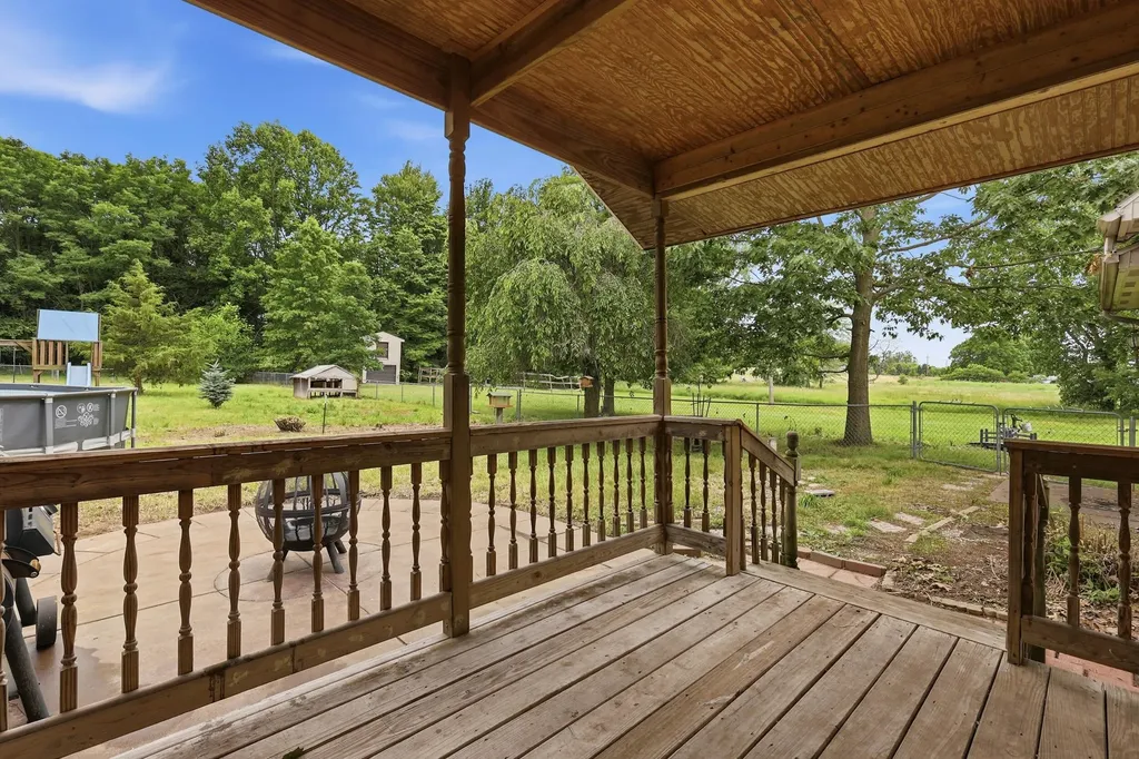 5850 E Napier Avenue Bainbridge Township MI 49022