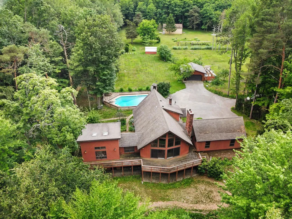 6696 103rd 103rd Avenue Casco Township MI 49090