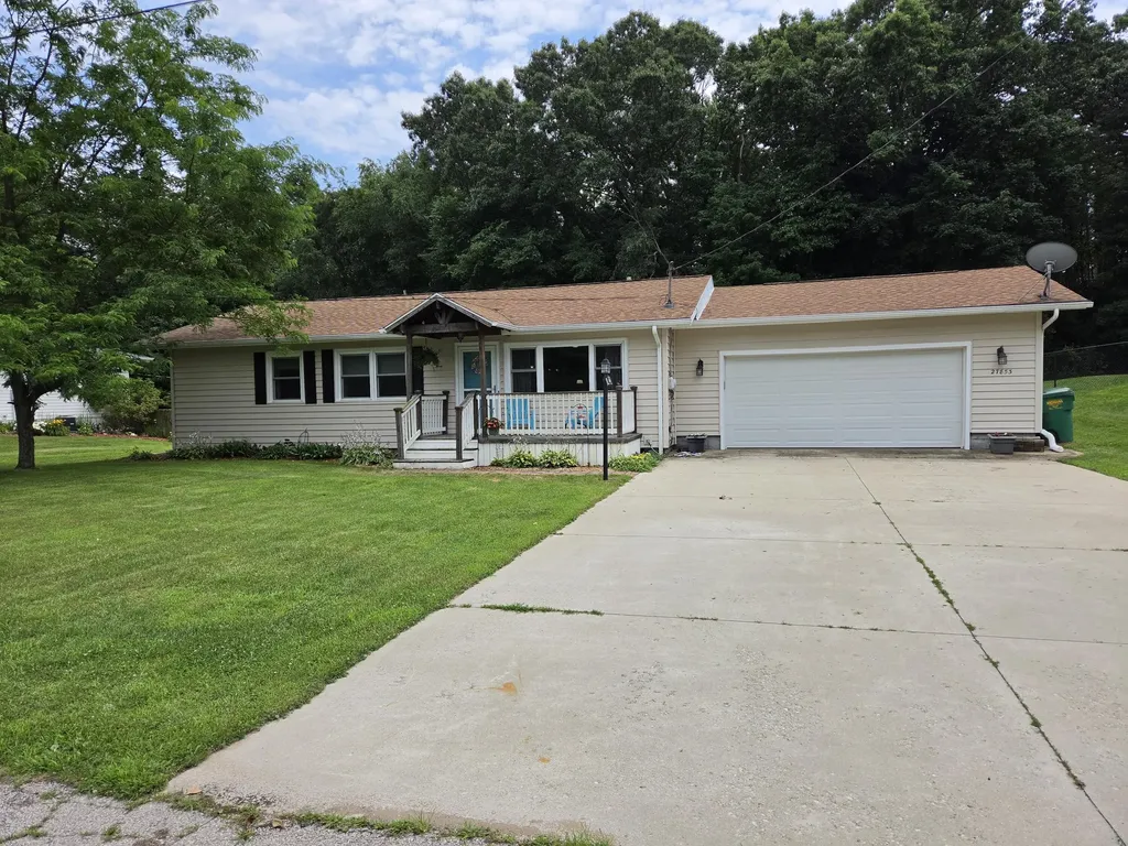 27853 Burmax Park Dowagiac City MI 49047