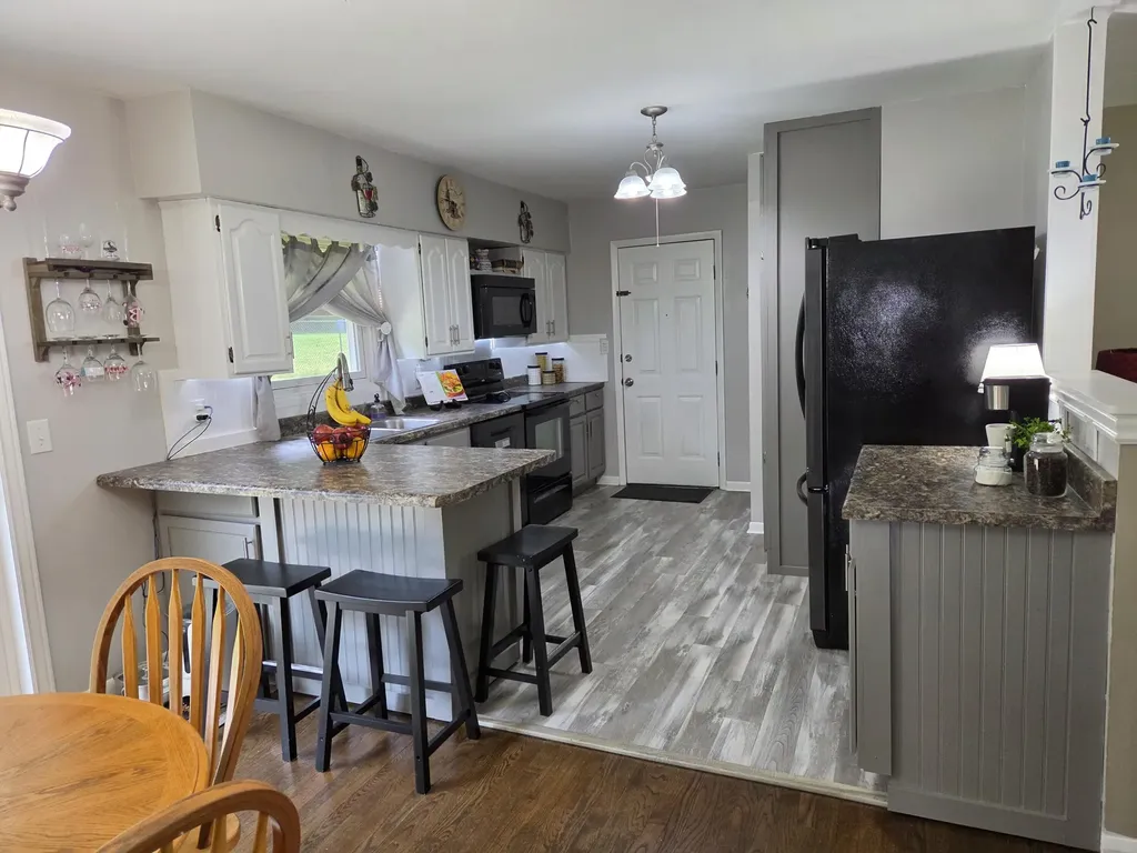 27853 Burmax Park Dowagiac City MI 49047