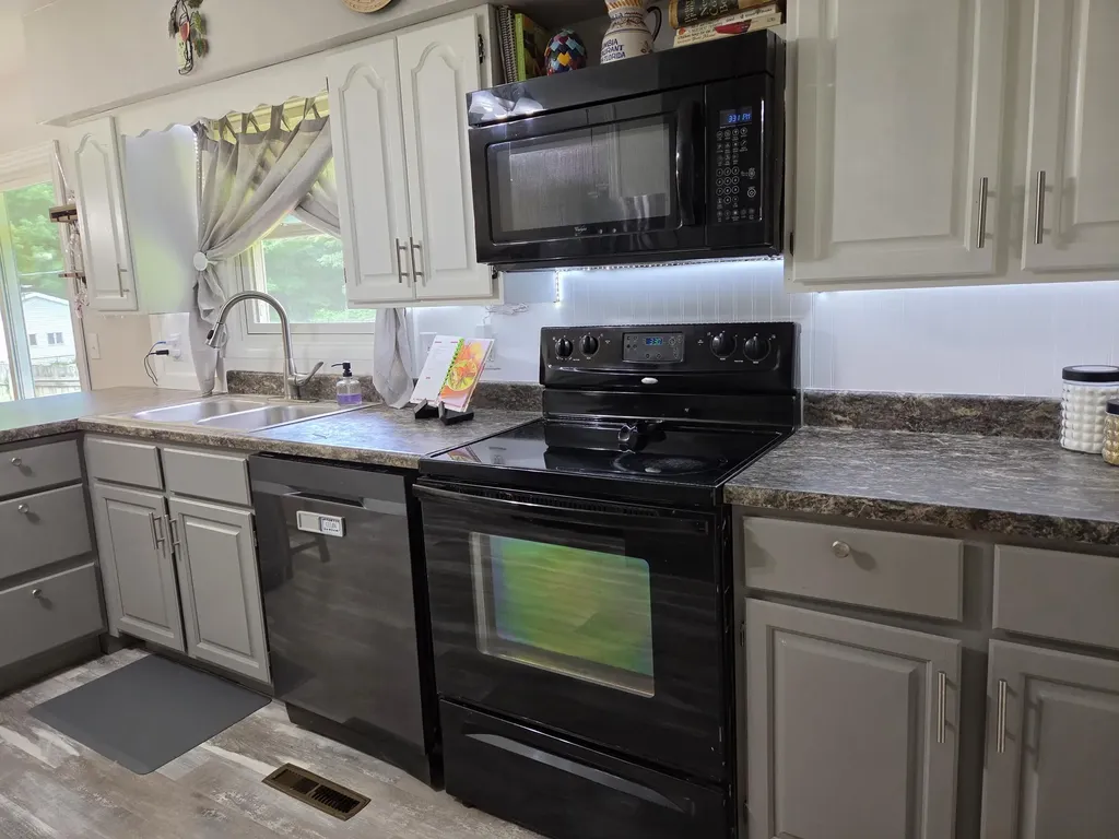 27853 Burmax Park Dowagiac City MI 49047