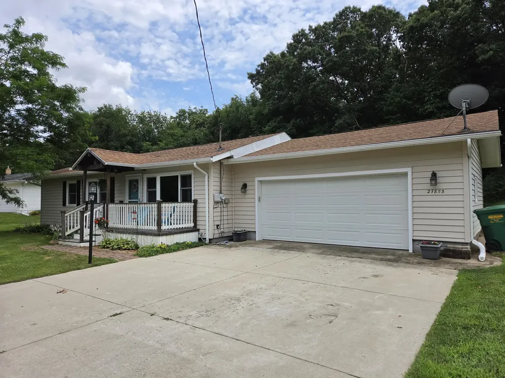 27853 Burmax Park Dowagiac City MI 49047