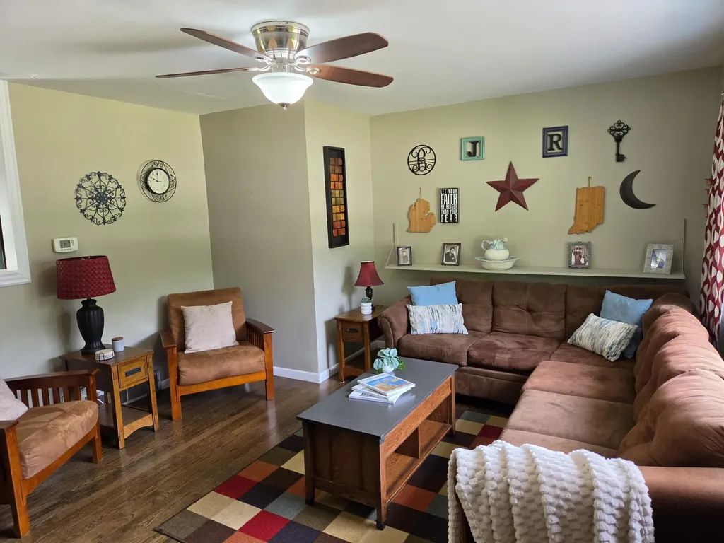 27853 Burmax Park Dowagiac City MI 49047