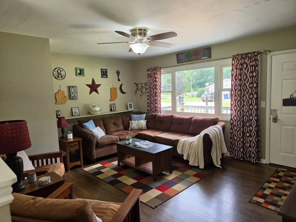 27853 Burmax Park Dowagiac City MI 49047