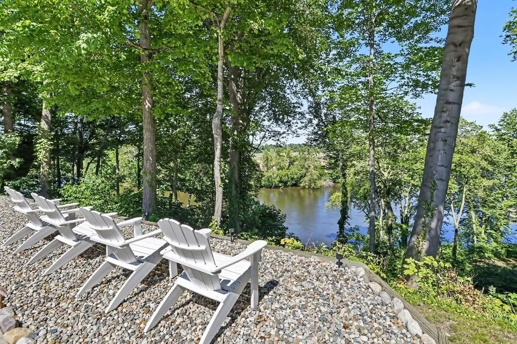 4945 S Stockbridge Drive Royalton Township MI 49085