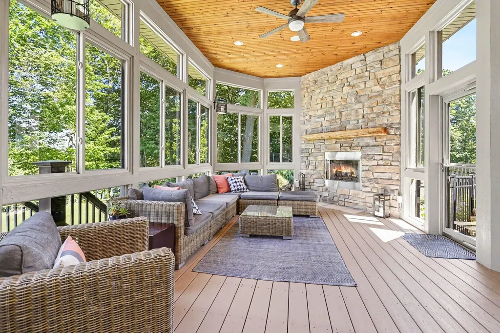 4945 S Stockbridge Drive Royalton Township MI 49085