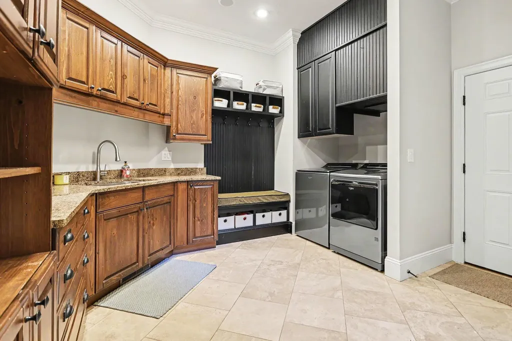 4945 S Stockbridge Drive Royalton Township MI 49085
