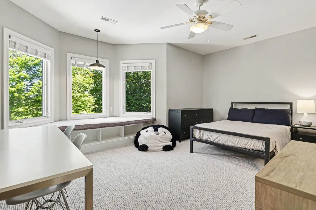 4945 S Stockbridge Drive Royalton Township MI 49085