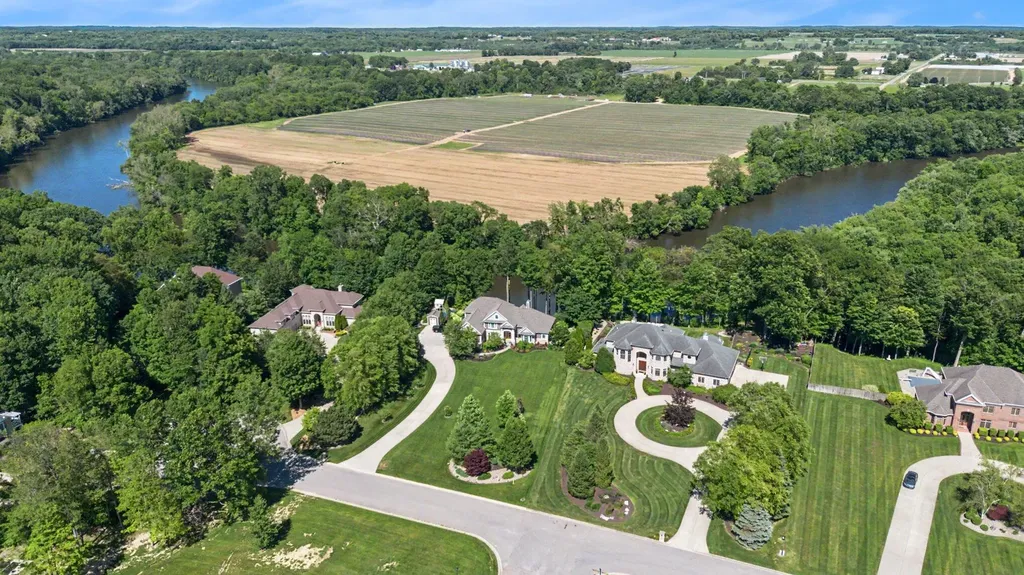 4945 S Stockbridge Drive Royalton Township MI 49085