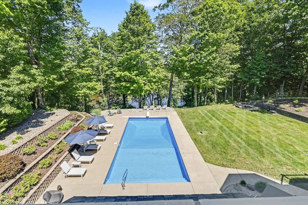 4945 S Stockbridge Drive Royalton Township MI 49085