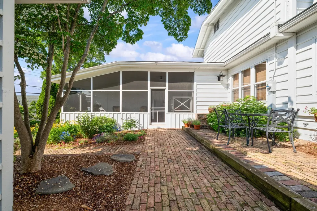 347 Ridgeway Street St. Joseph City MI 49085