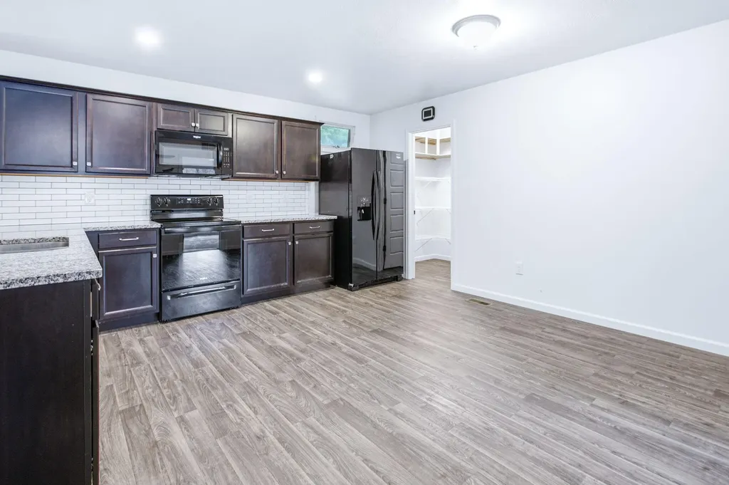 557 Swan River Drive Benton Charter Township MI 49022
