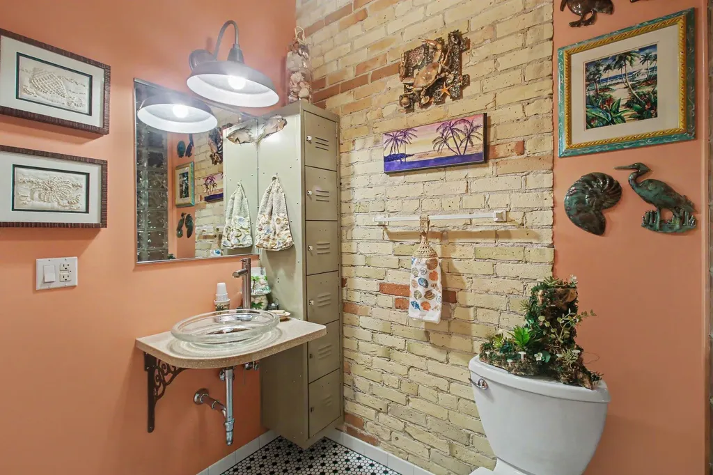 125 Elkenburg Street South Haven City MI 49090