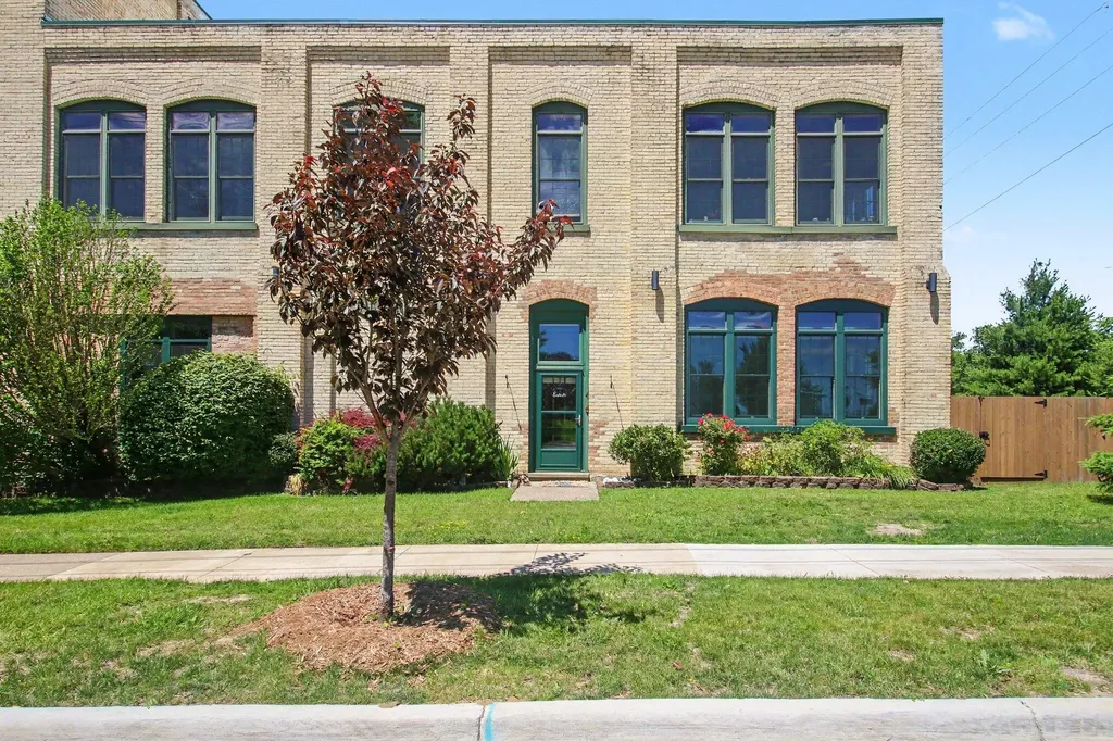 125 Elkenburg Street South Haven City MI 49090