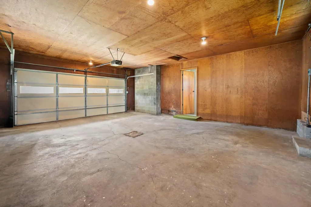 8956 Maplewood Drive Oronoko Charter Township MI 49103