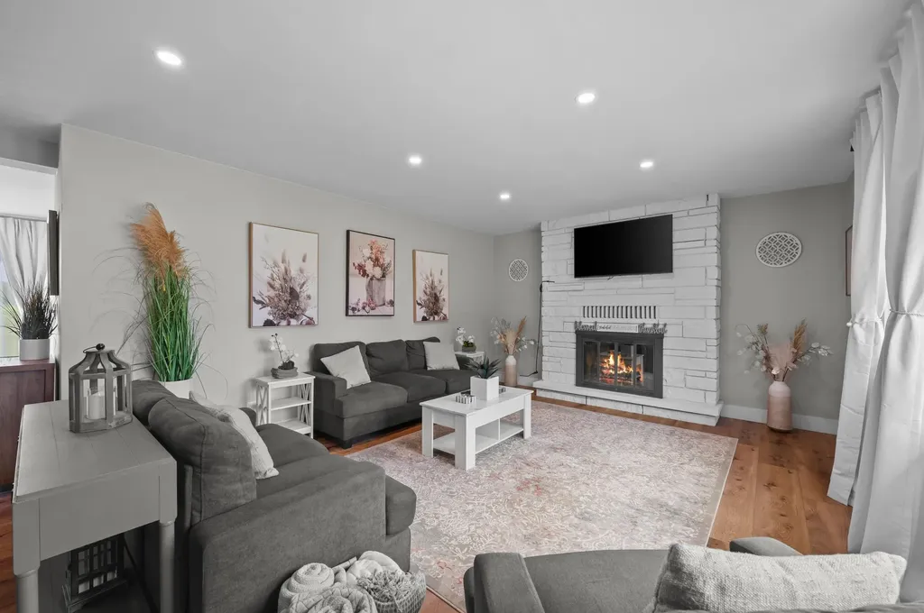 8956 Maplewood Drive Oronoko Charter Township MI 49103