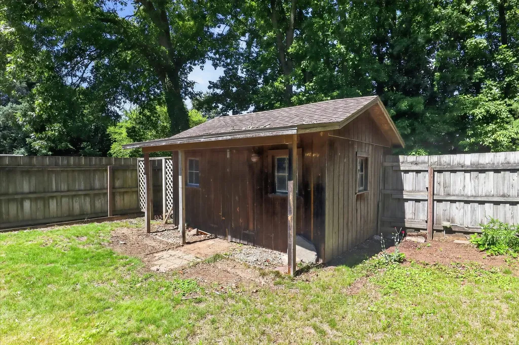 56800 Bow Drive Lockport Township MI 49093