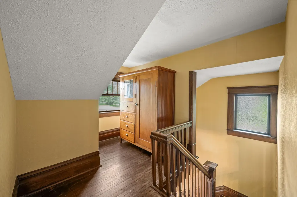 103 S Lincoln Avenue Niles City MI 49120