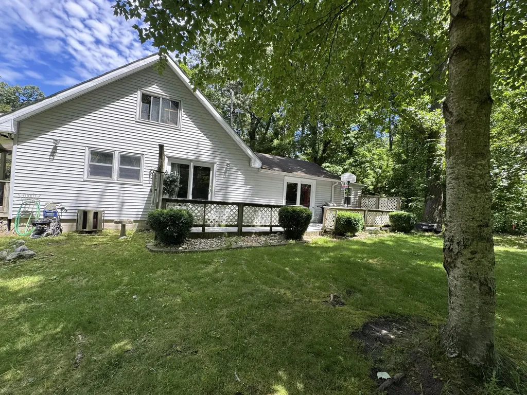 52985 Twin Lakeview Drive Wayne Township MI 49047