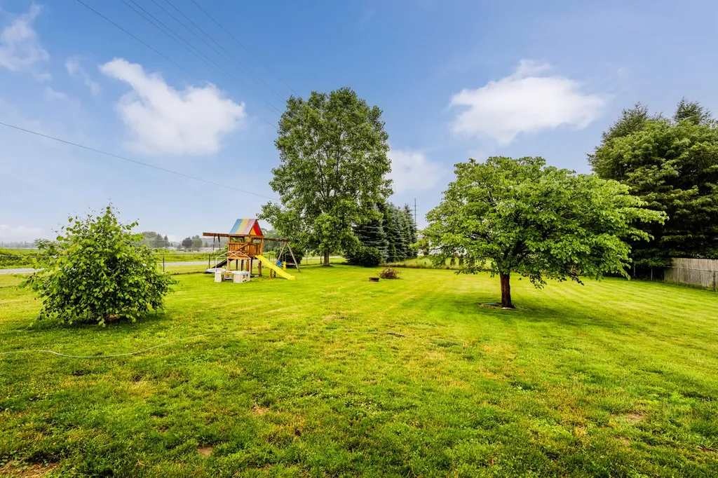 6515 Niagara Circle Lincoln Charter Township MI 49127