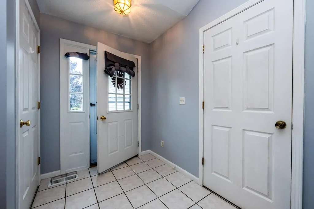 6515 Niagara Circle Lincoln Charter Township MI 49127