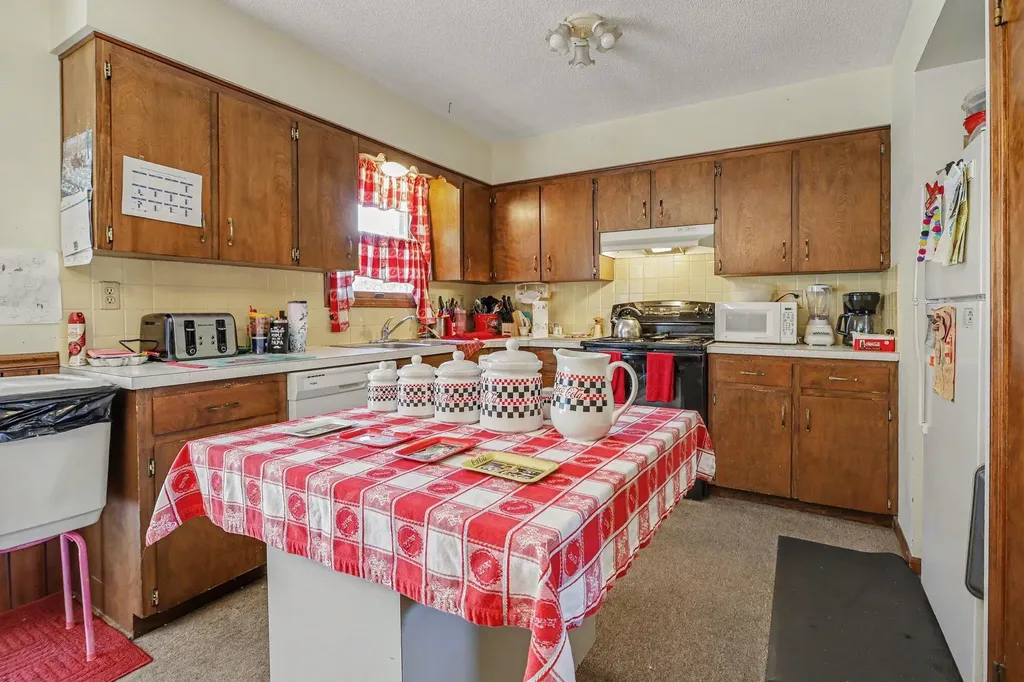 3430 Cedar Lane Lake Charter Township MI 49106