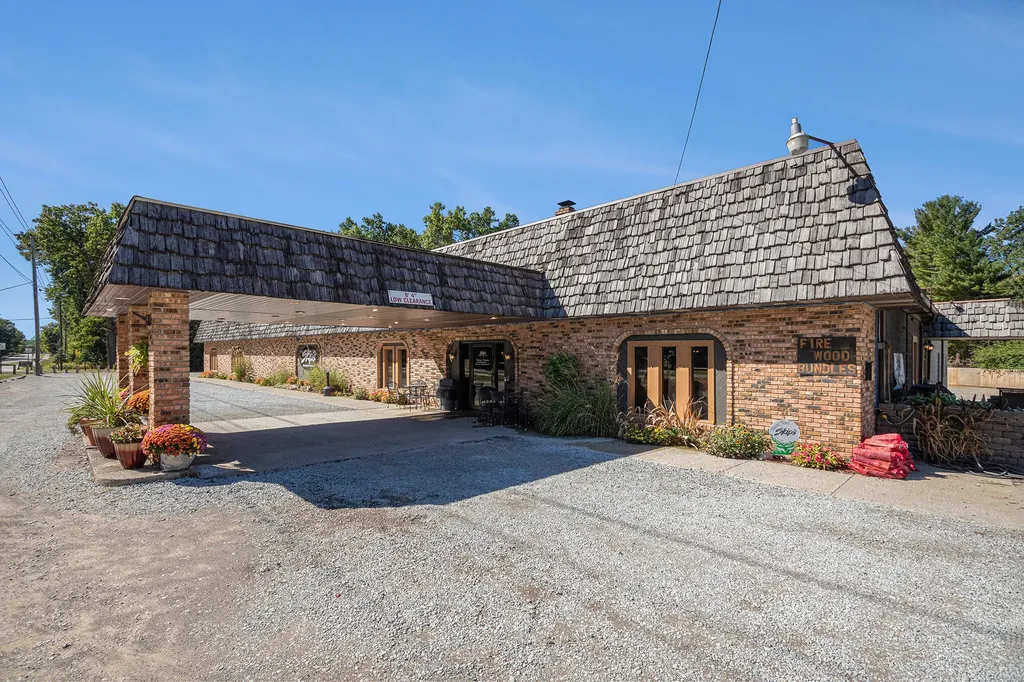 16710 Lakeshore Road New Buffalo Township MI 49129