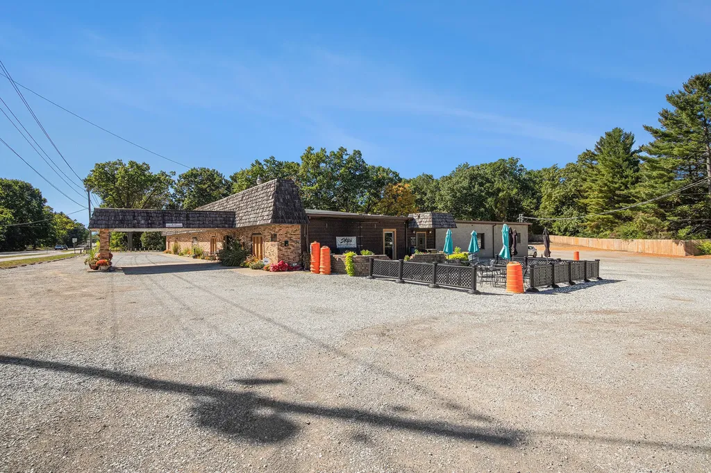 16710 Lakeshore Road New Buffalo Township MI 49129